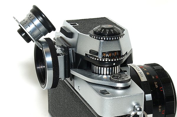 Enstellfernrohr an Kamera